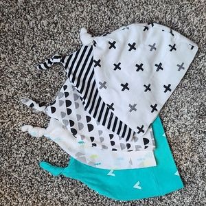 5 infant hats